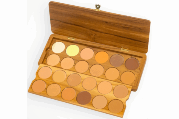 PALETA COMBINADA DE CORRECTORES Y BASES